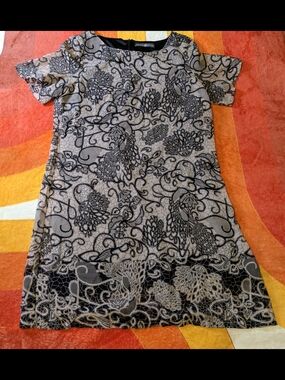 Signature Collection Black & Rose Lace-Effect Short Sleeve Mini Dress, Medium